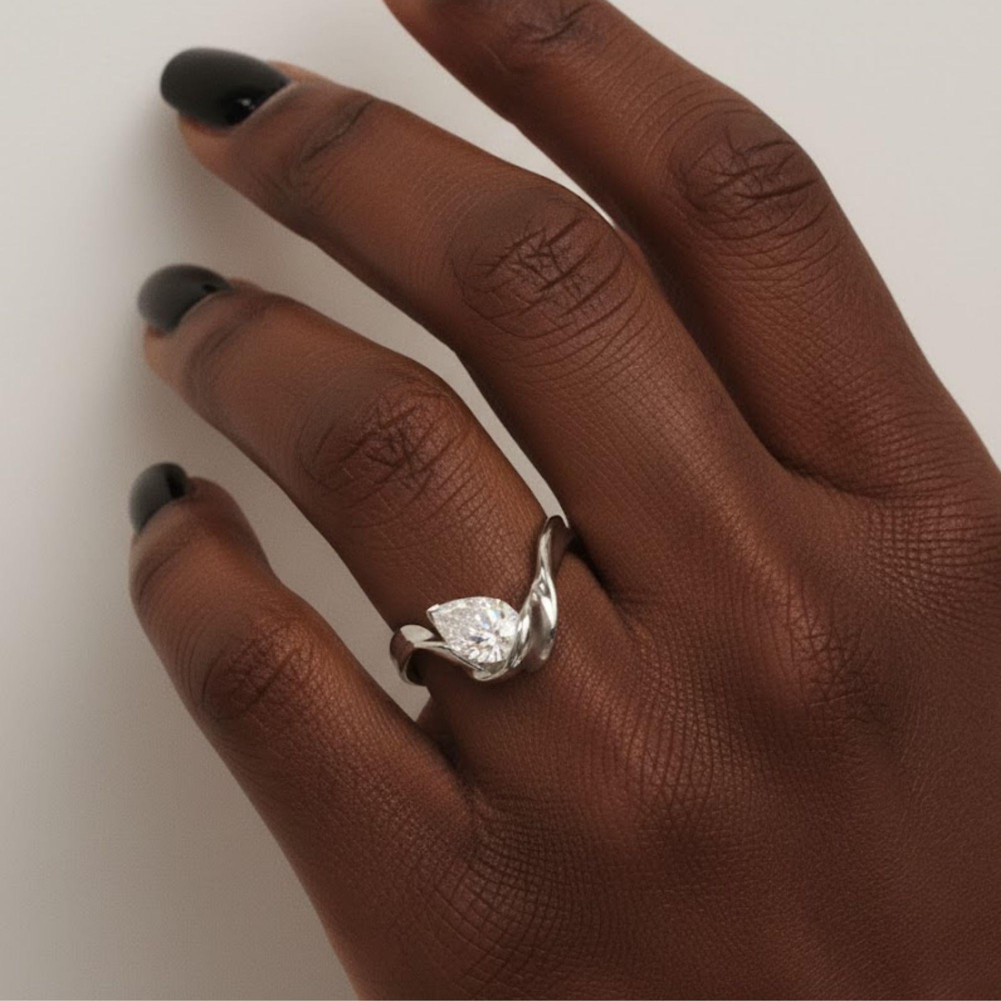Pear Cut Moissanite Wave Ring, Modern Swirl Solitaire Ring, Minimal Gold Ring, Unique Engagement Ring, Dainty Promise Ring