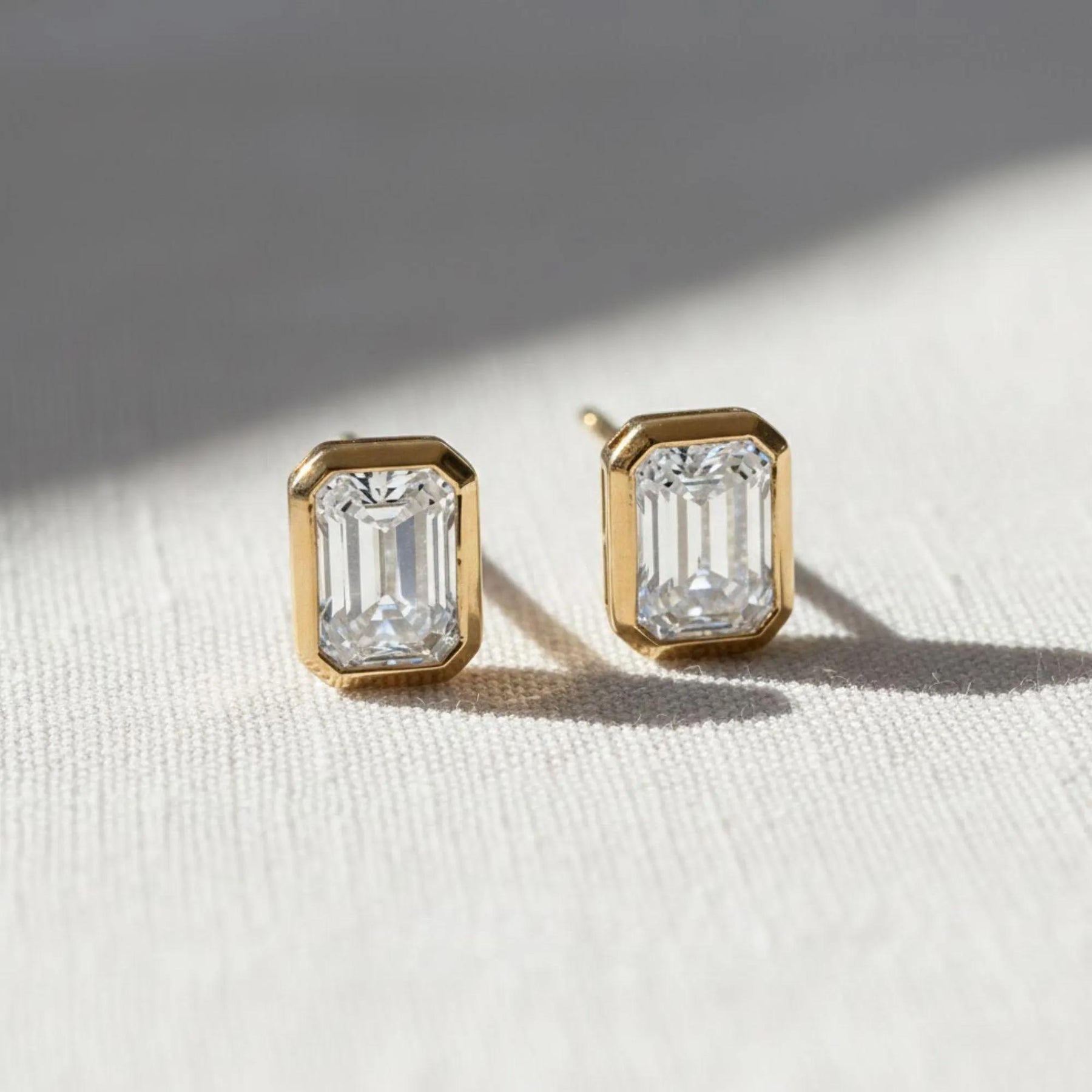 Real VVS1 Moissanite Stud Earrings in 925 Silver or Yellow Gold, Screw back Earrings 1.00 CTW, Birthday Gift for Women