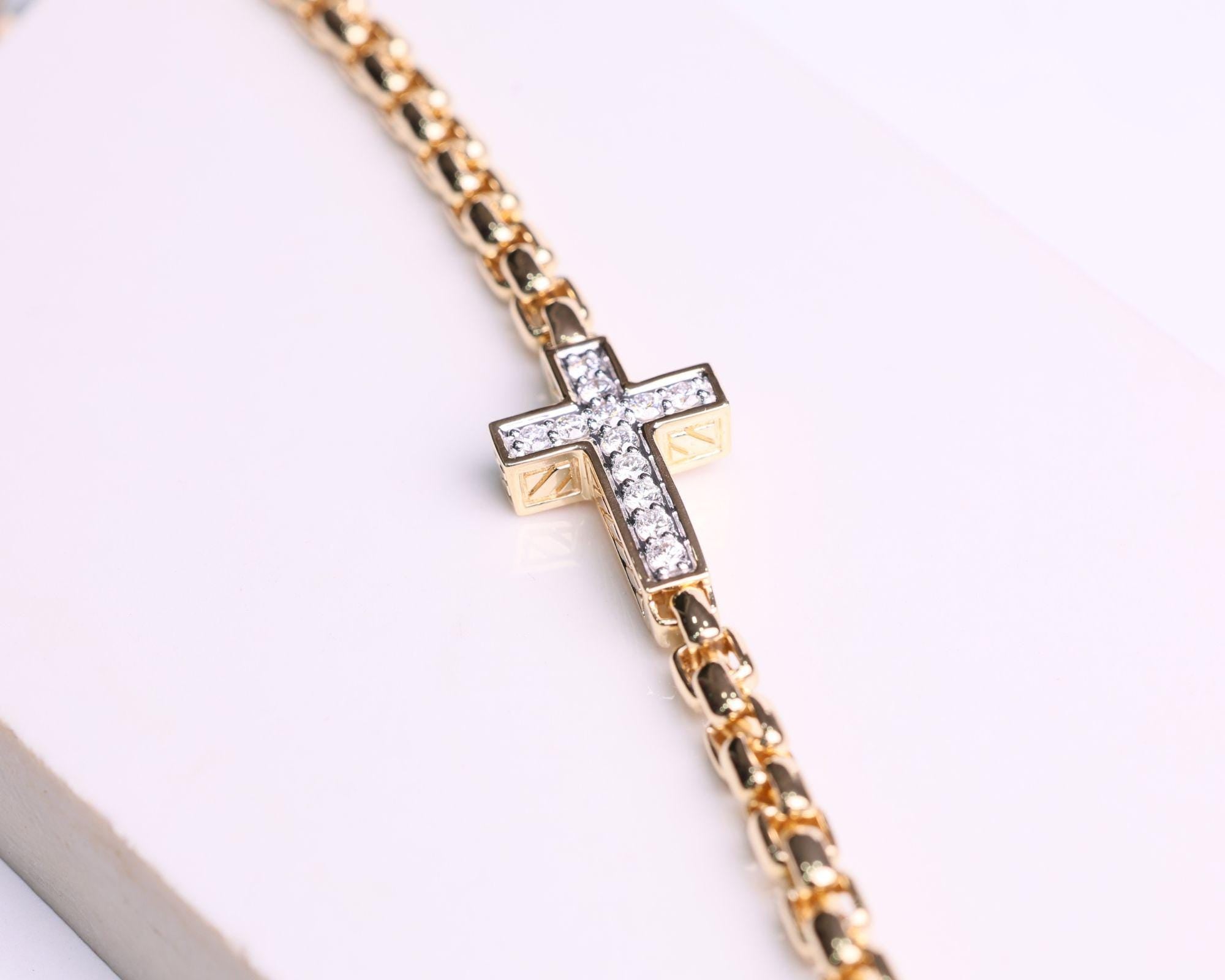 Diamond Cross Bracelet / 14k Gold Diamond Cross Bracelet / Diamond Cross Pendant / Mini Cross White Diamond Bracelet / Gift for Mom
