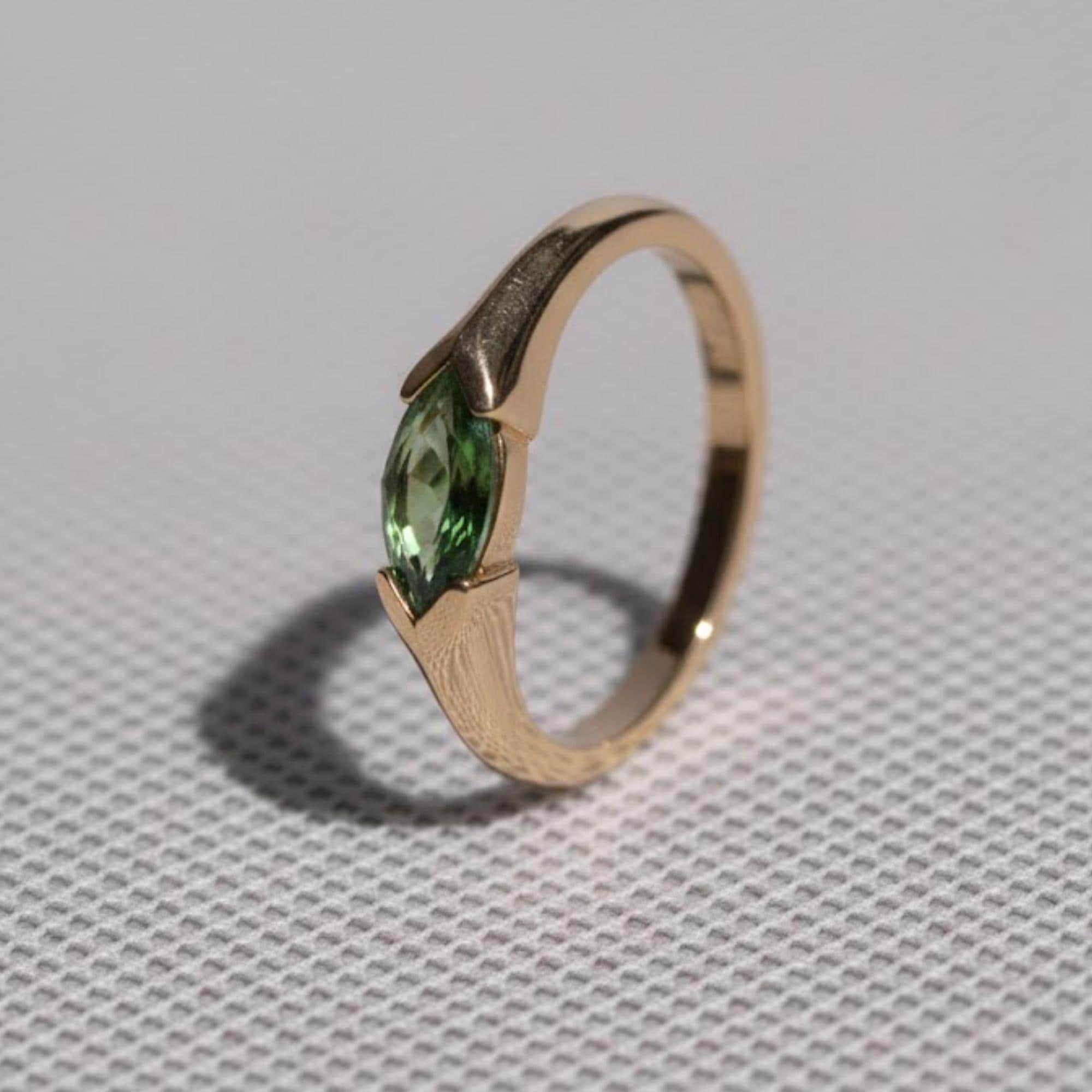 Marquise Emerald dainty Ring, May Birthstone Ring, Promise Ring, Solitaire Ring, Anniversary Gift Ring