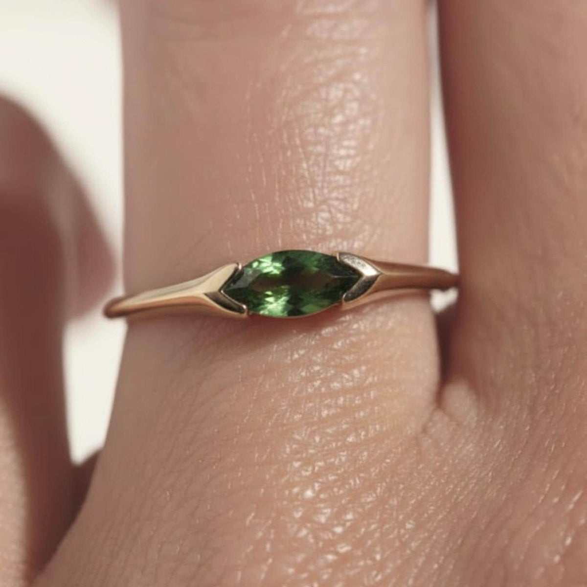 Marquise Emerald dainty Ring, May Birthstone Ring, Promise Ring, Solitaire Ring, Anniversary Gift Ring