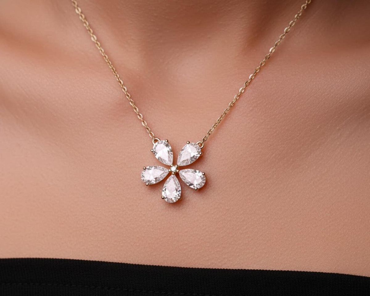 14K White Gold Moissanite Necklace, Flower Necklace, Flower Shaped Moissanite Pendant,Exquisite Jewelry, Ladies' Wedding Gift / Bridal Gift