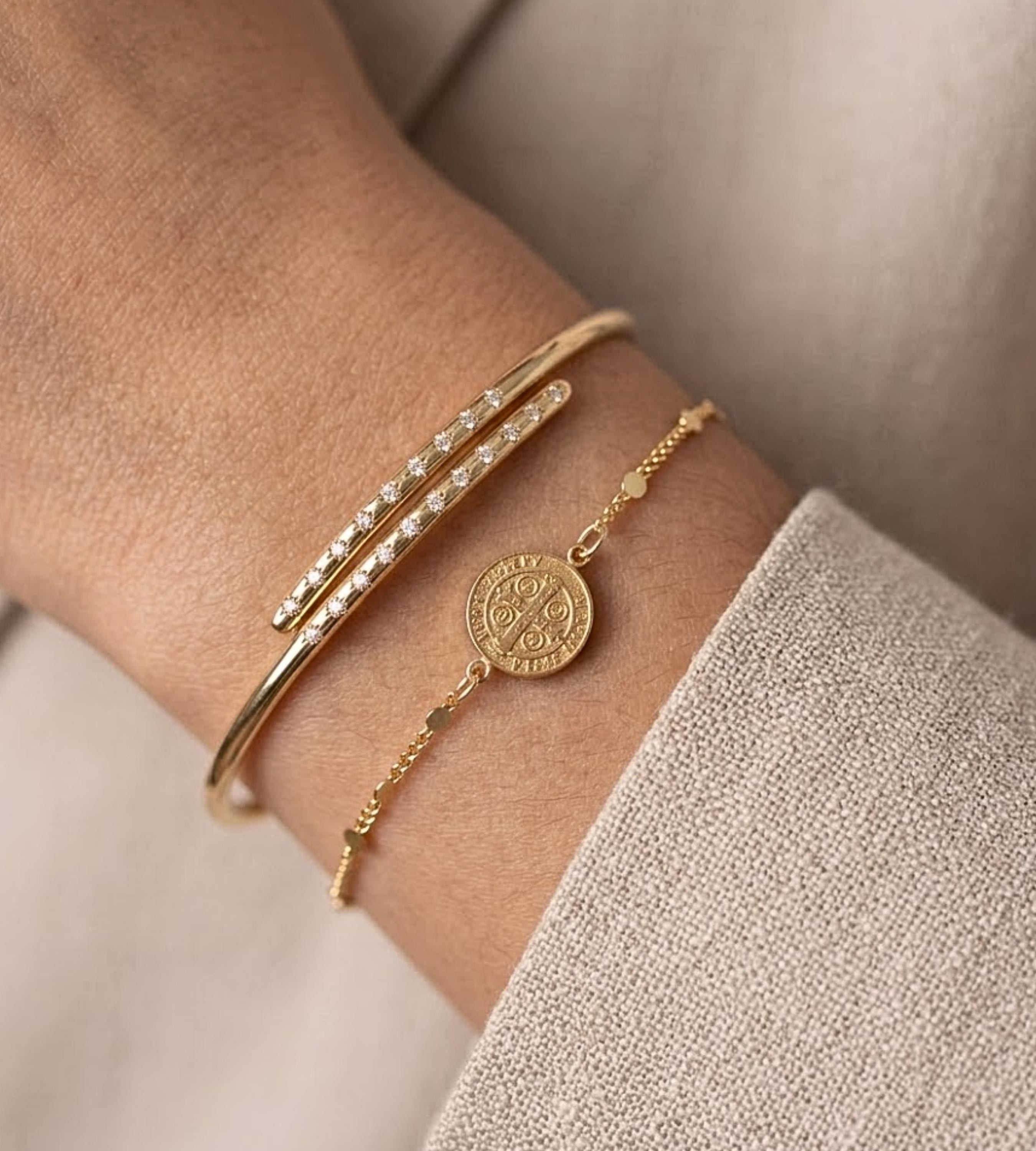Unique Diamond Bangle Bracelet, 14K Cross Over Bangle, Graduating Diamond Bracelet, Diamond Gold Bracelet Bangle, Ladies Bracelet Bangle