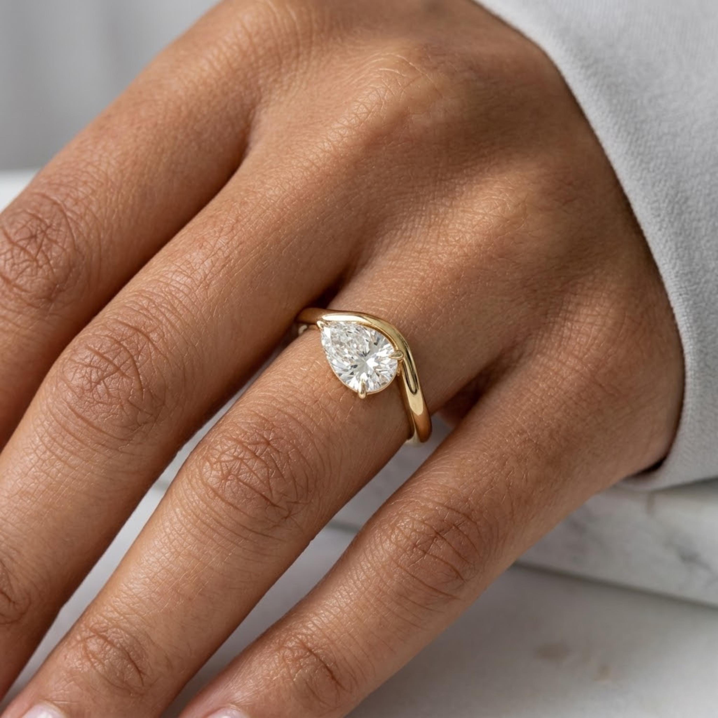 1CT Pear Cut Colorless Moissanite Curved Ring, Lab Grown Diamond Solitaire Statement Ring, Women's Wedding Fit, Engagement Gift, Pinky Ring
