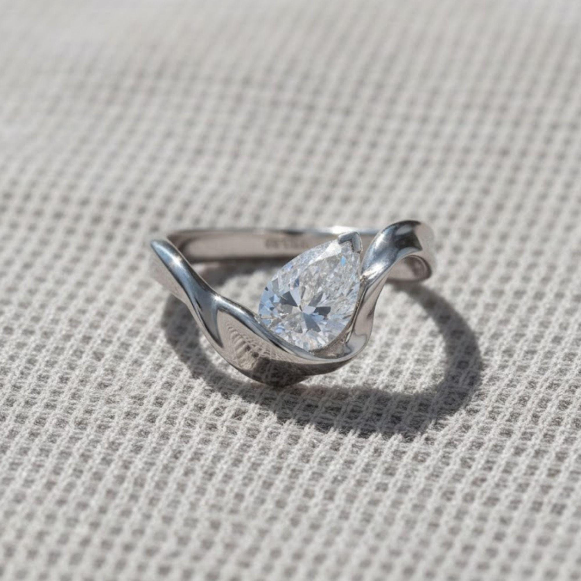 Pear Cut Moissanite Wave Ring, Modern Swirl Solitaire Ring, Minimal Gold Ring, Unique Engagement Ring, Dainty Promise Ring