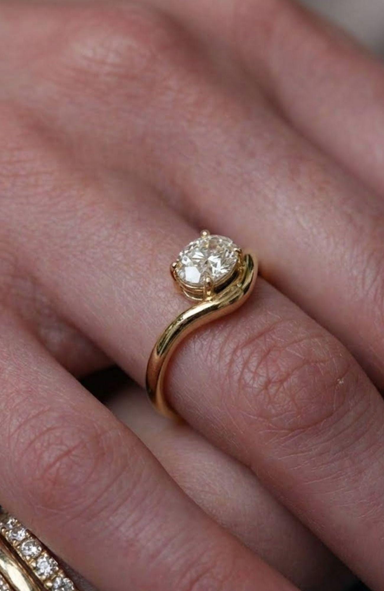 1 CT Oval Cut Moissanit Pinky Ring | East West Gold Solitaire Pinky Ring | Minimal Promise Ring | Everyday Jewelry Gift for Her