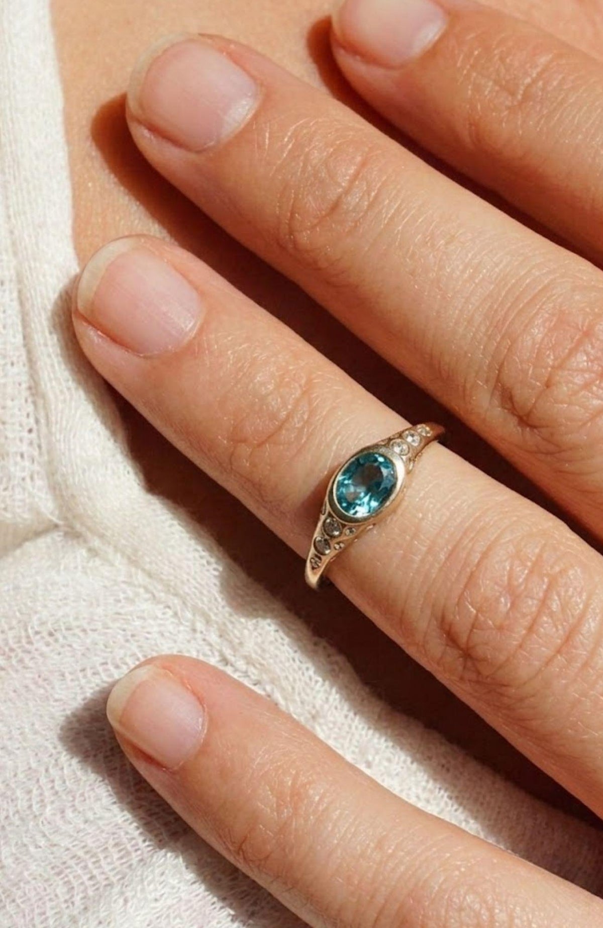 Blue Sapphire Moissanite Ring, Oval Bezel Ring, Dainty Gold Ring, Minimal Vintage Ring, Unique Engagement Ring, Promise Ring