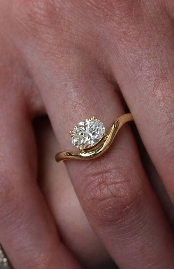 1 CT Oval Cut Moissanit Pinky Ring | East West Gold Solitaire Pinky Ring | Minimal Promise Ring | Everyday Jewelry Gift for Her