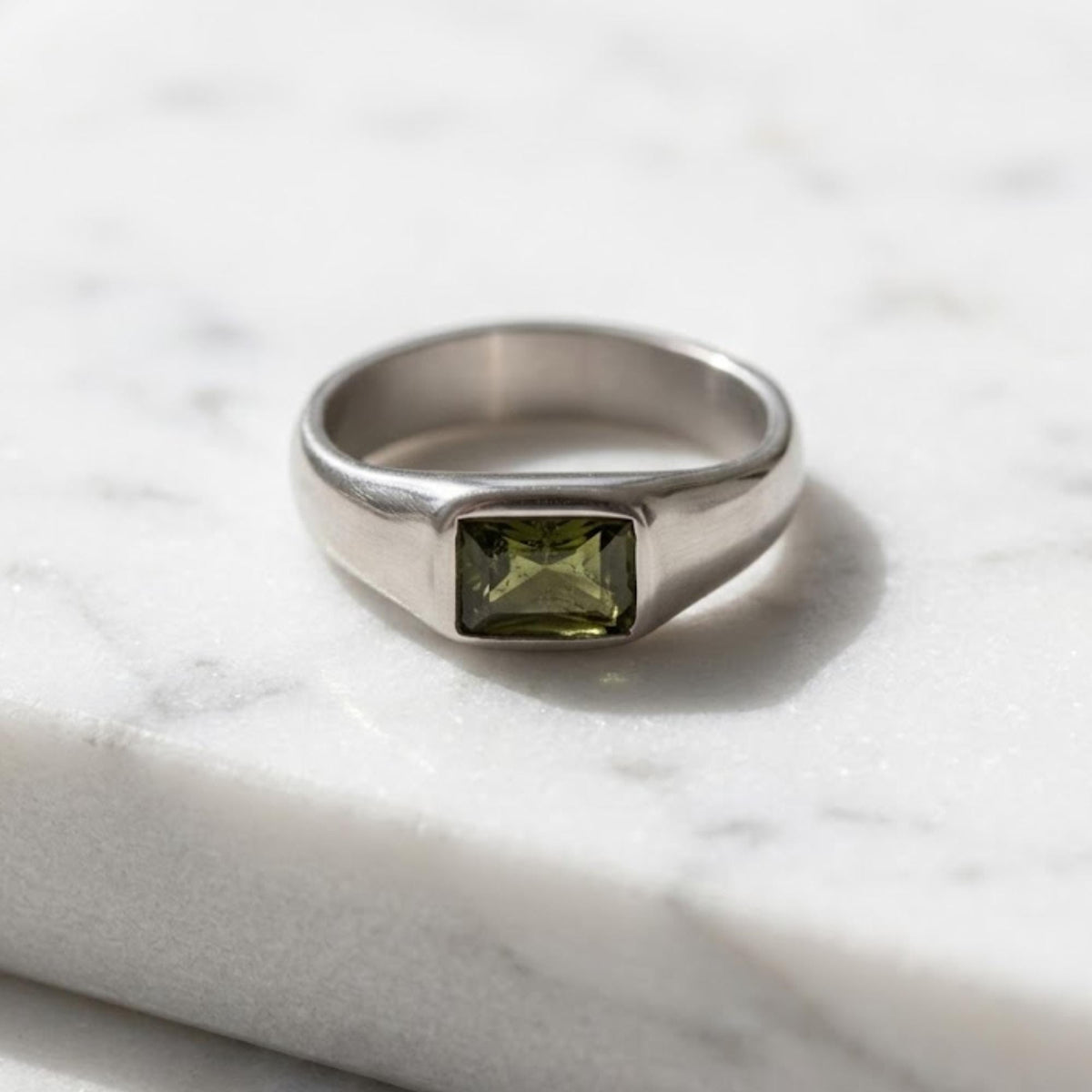 Men's Teal Sapphire Signet Ring, Emerald Cut Green Sapphire Ring, 14K Gold Men's Ring, Modern Wedding Band, Gift For Him